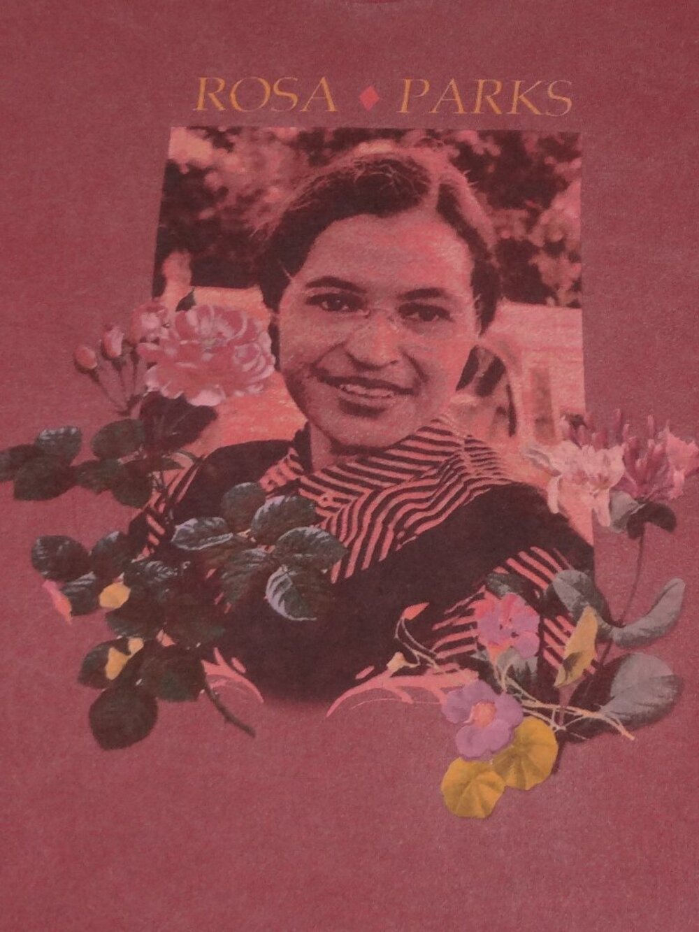 ROSA PARKS CIVIL RIGHTS LEADER FLORAL PORTRAIT - RED ROSE MEDIUM T-SHIRT L912